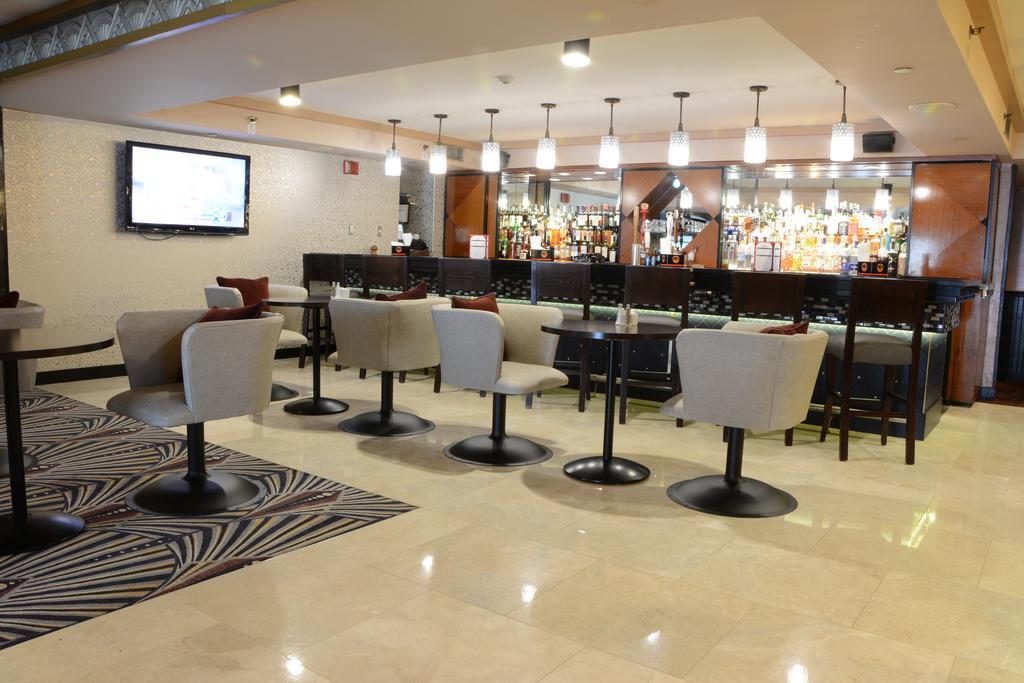 Inn At Great Neck Bagian luar foto